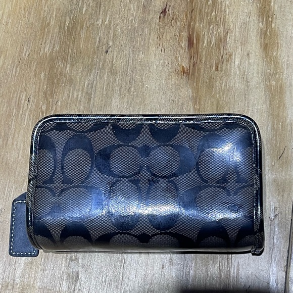 Coach cosmetic case w/mirror black logo - Picture 6 of 12